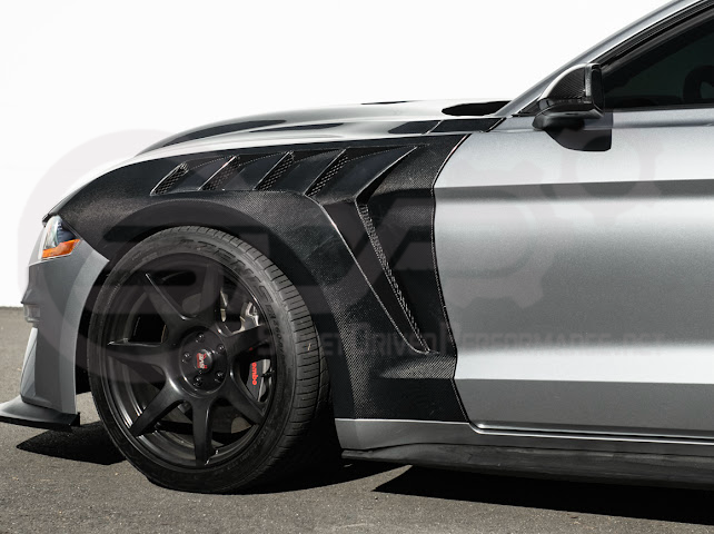 *IMPERFECTION / DISCOUNTED* 2018-2023 FORD MUSTANG S550 | GTD STYLE CARBON FIBER FRONT SIDE VENTED FENDERS