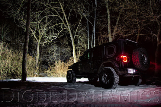 Diode Dynamics SS30 bumper bracket kit for Jeep JL Wrangler and Gladiator, with light bars and cubes installed.