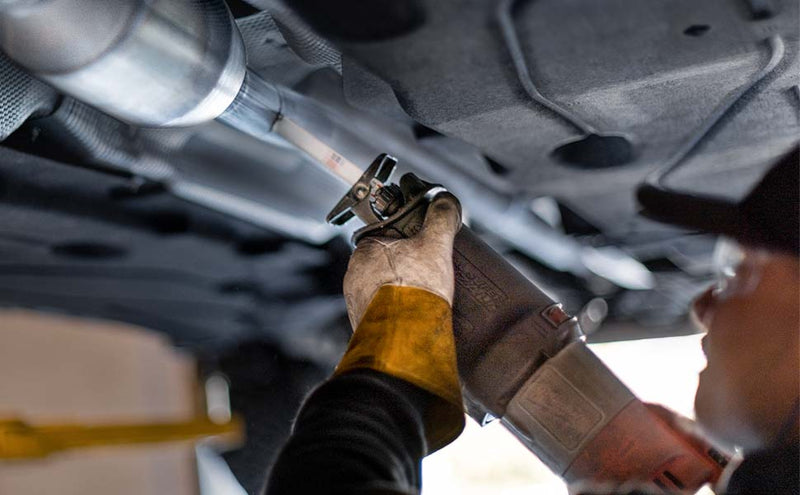 MagnaFlow Universal Carb Compliant 2.25in Catalytic Converter