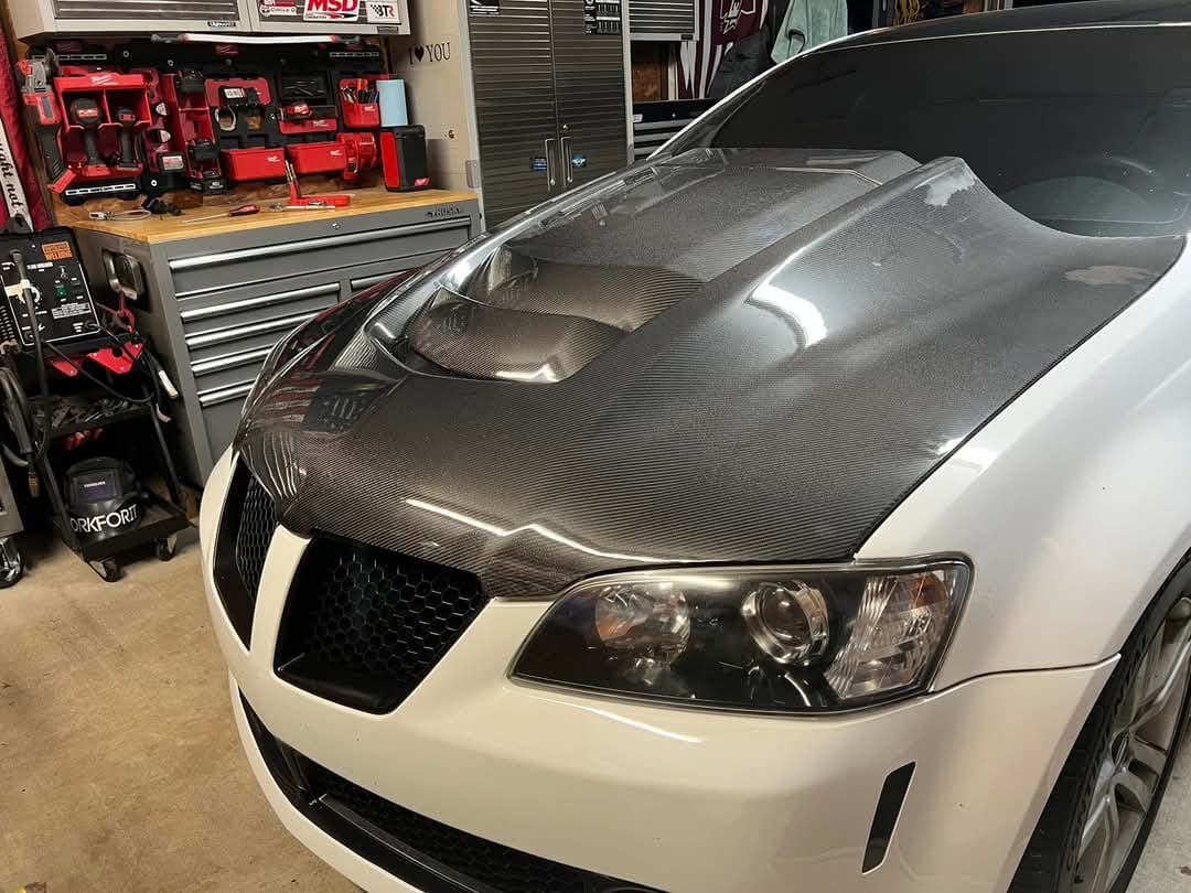 2008-2009 PONTIAC G8 CARBON FIBER ZR1 STYLE FRONT VENTED COWL HOOD