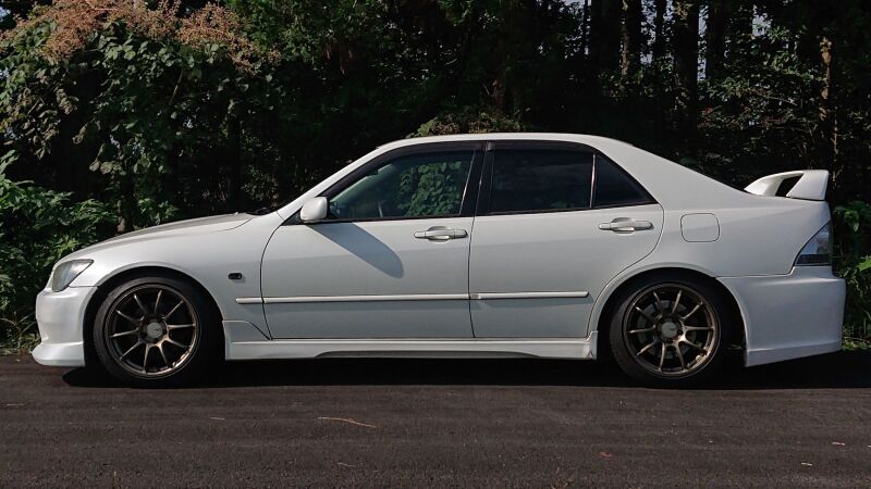 HKS Hipermax S SXE10 coilover suspension kit with adjustable shocks and springs for enhanced car performance.