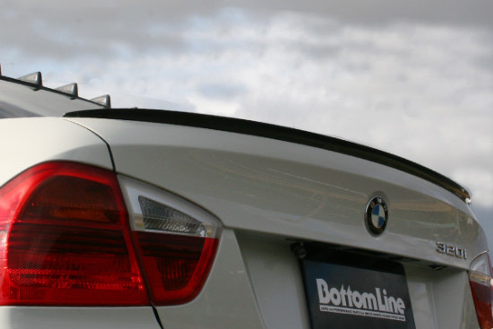 CHARGE SPEED 2005-2008 BMW E90 3-SERIES SEDAN BOTTOM LINE FRP REAR SPOILER