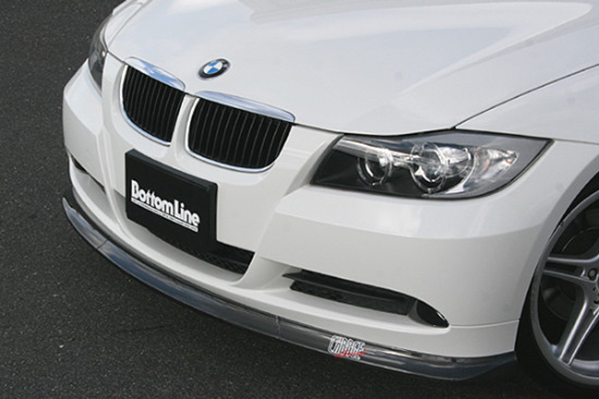 CHARGE SPEED 2005-2008 BMW E90 3-SERIES SEDAN BOTTOM LINE CARBON FRONT LIP