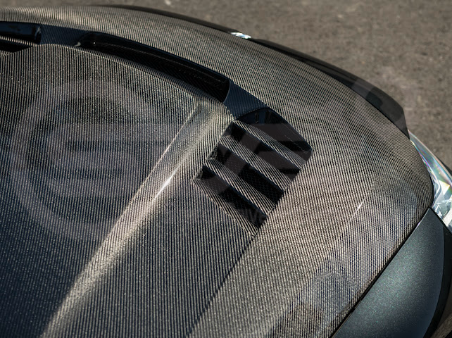 2023-Up BMW G87 M2 | V Style CARBON FIBER Front Vented Heat Extraction Hood