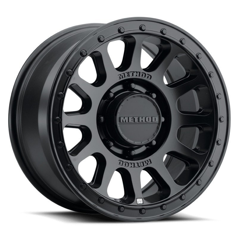 Black Method MR709 HD bead grip cast wheel with 18x9 inch size, ET12 offset, 8x6.5 bolt pattern, and 121.3mm bore.