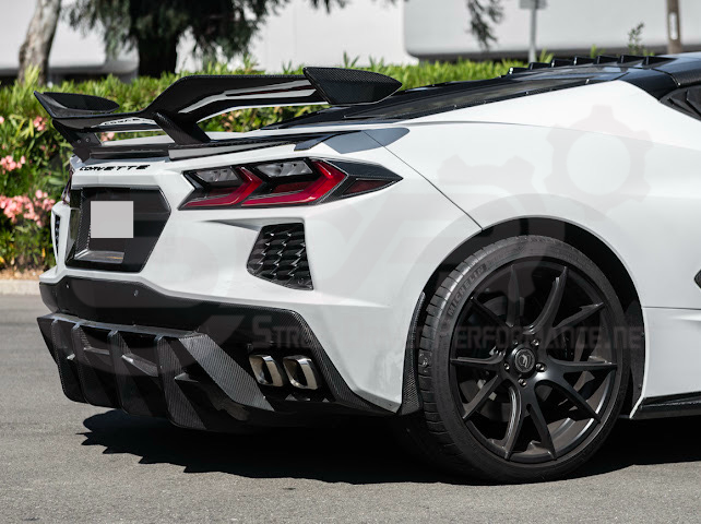 2020-Up Chevrolet Corvette C8 | Dry Carbon Fiber Rear Tail Light Side Trim Bezel Cover Pair