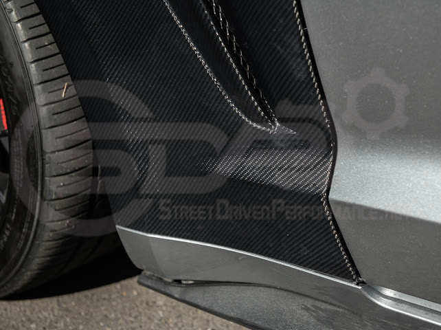 *IMPERFECTION / DISCOUNTED* 2018-2023 FORD MUSTANG S550 | GTD STYLE CARBON FIBER FRONT SIDE VENTED FENDERS