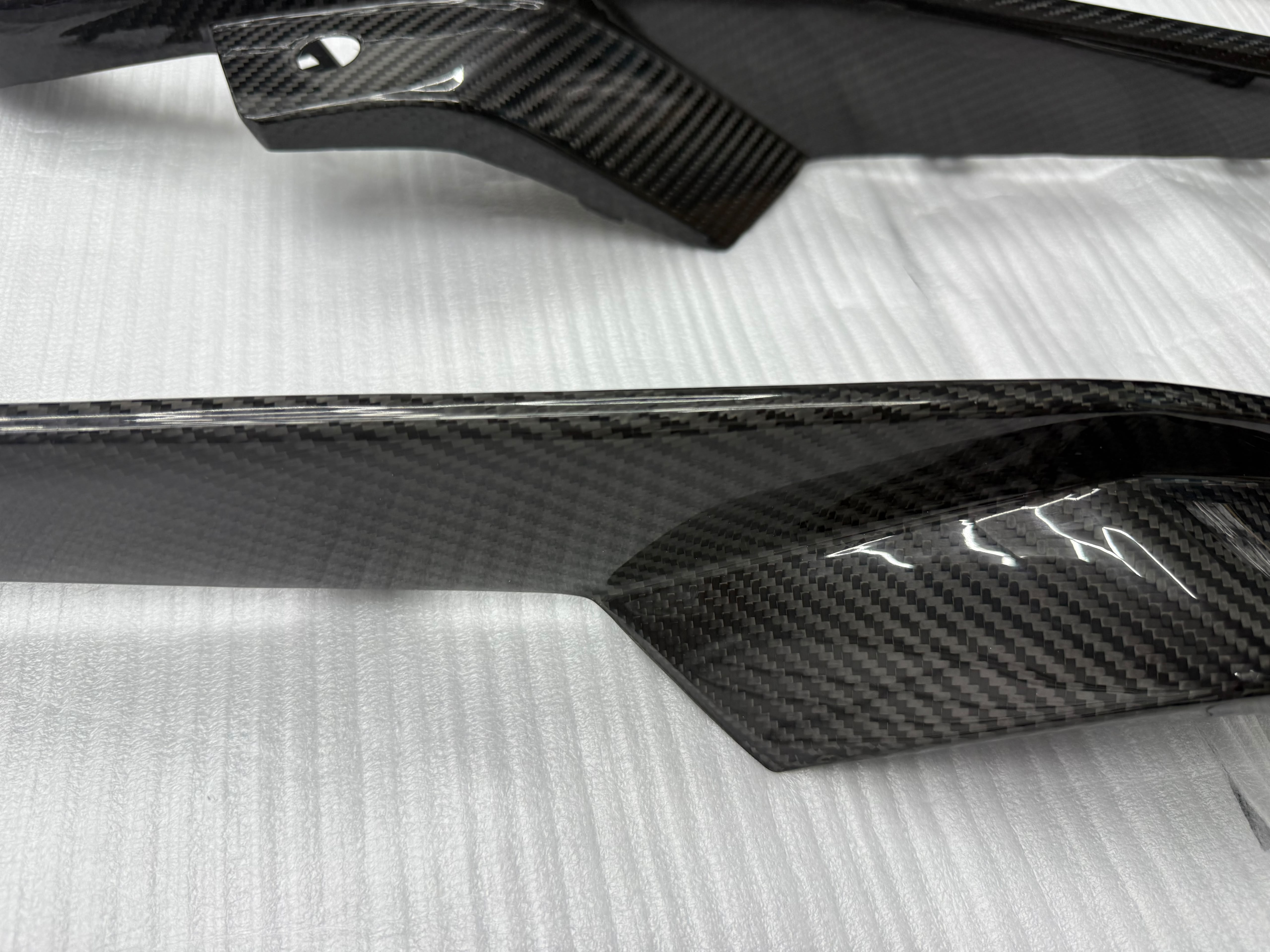 *IMPERFECTION/ DISCOUNTED* 2023+ CHEVROLET CORVETTE C8 Z06 CARBON FIBER FRONT BUMPER GRILLE INSERT