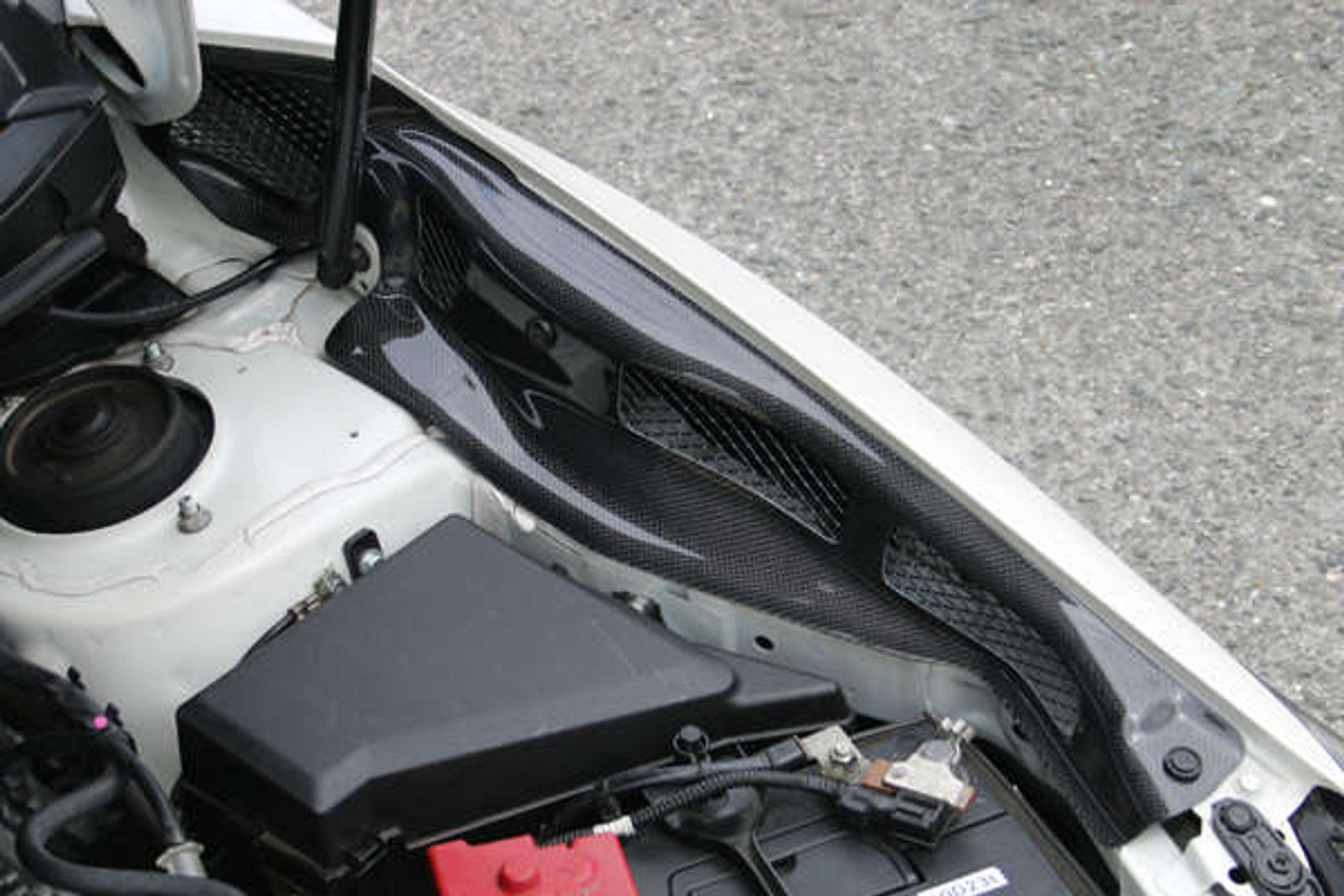 Charge Speed 2015-2021 Subaru VA WRX STi EJ20 & EJ25 Inner Front Fender Air Outlet Duct in Carbon weave finish