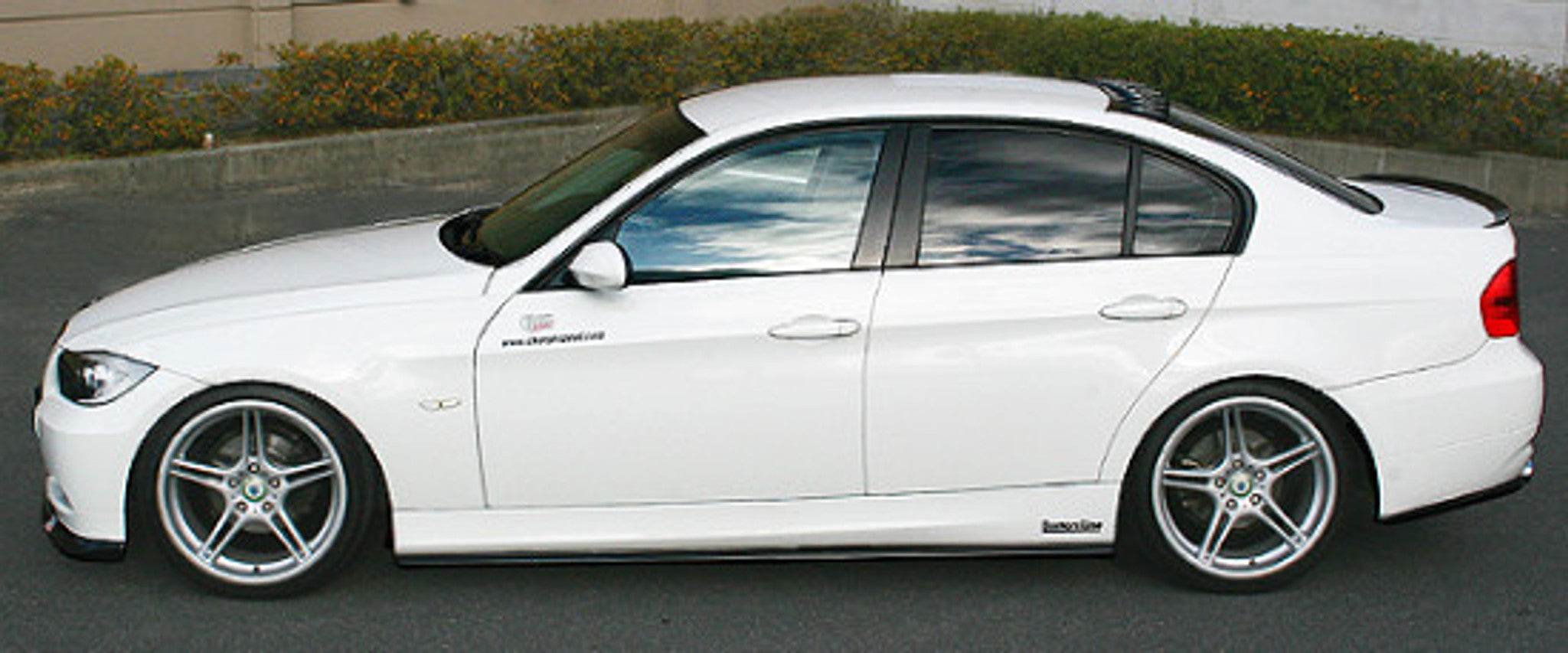 CHARGE SPEED 2005-2008 BMW E90 3-SERIES SEDAN BOTTOM LINE CARBON FULL LIP KIT
