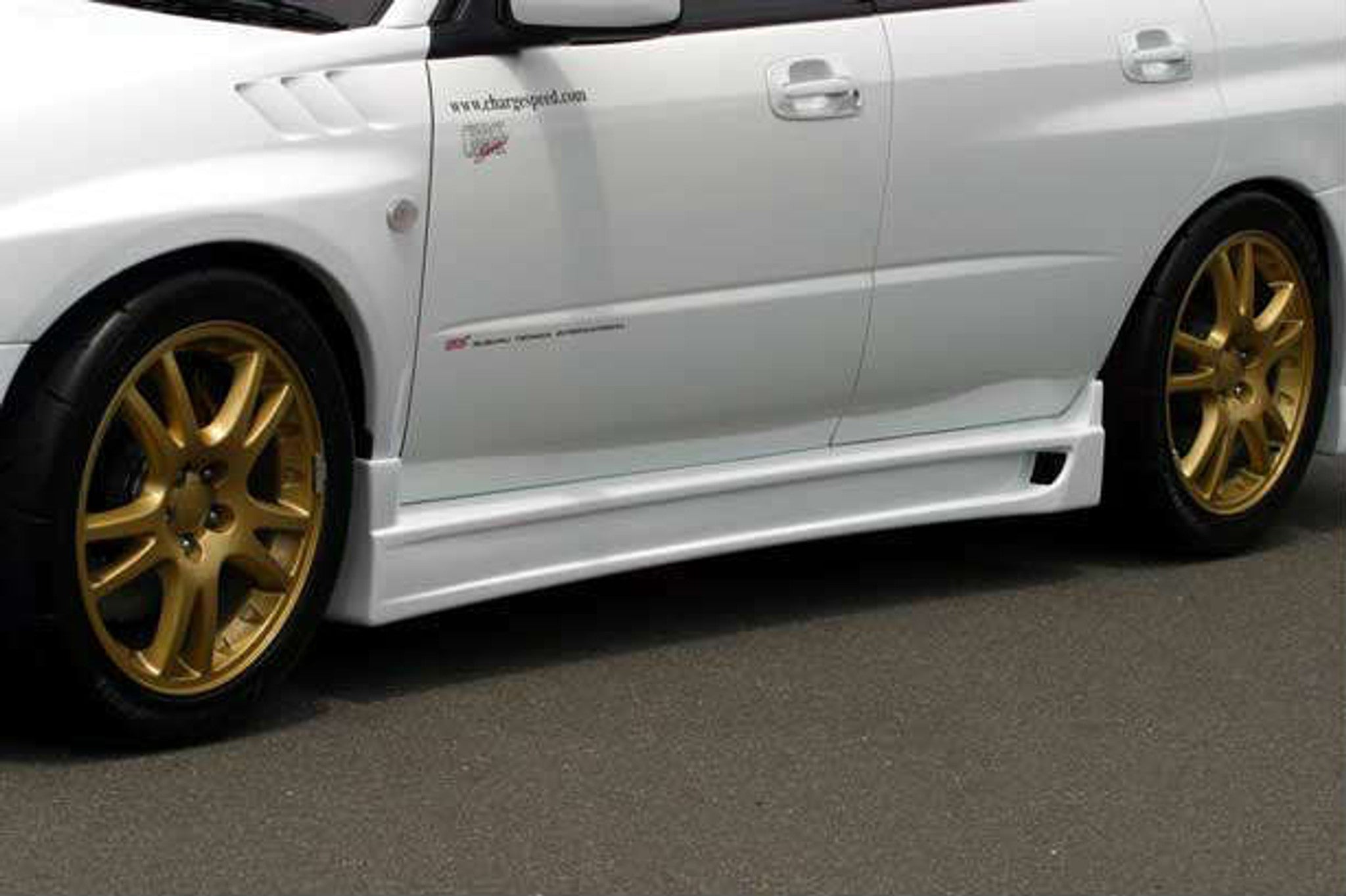 Charge Speed 2005 Subaru Impreza GD-B Peanut Eye Type-2 Full Bumper Kit With Straight Carbon Center with Rear Over Fender Caps