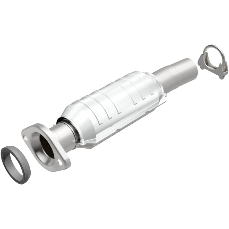 MagnaFlow Direct Fit Catalytic Converter 04-06 Toyota Sienna 3.3L AWD Rear