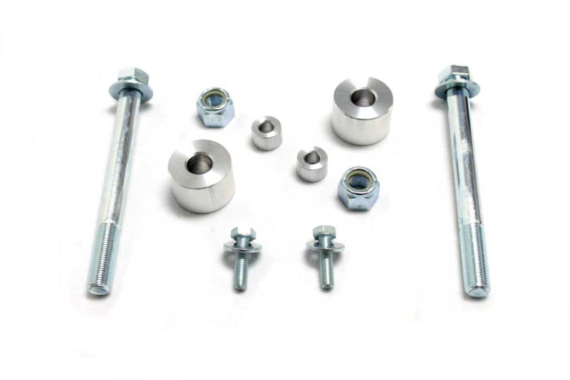 Maxtrac 05-18 Toyota Tacoma 4WD front differential spacer kit for leveling, showing two metal spacers and installation details