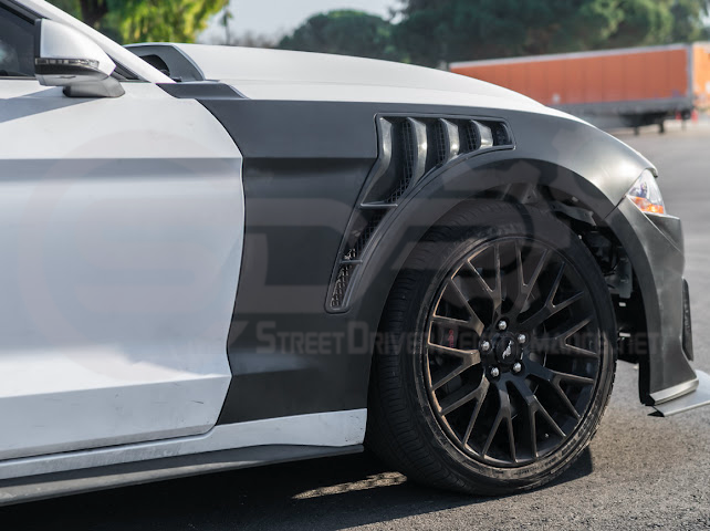 2018-2023 FORD MUSTANG GT500 KR STYLE FRONT SIDE VENTED FENDERS PAIR