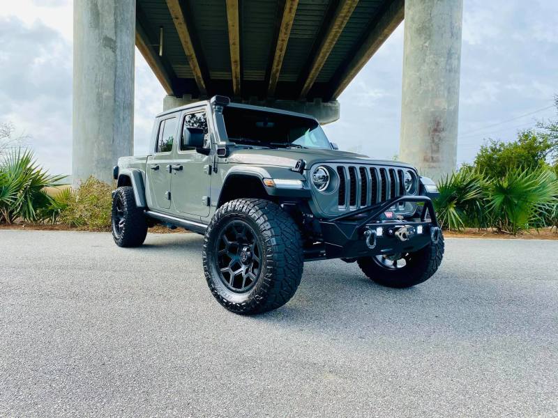 Oracle Lighting LED front sidemarker light strip for Jeep Wrangler JL with smoked lens, enhances vehicle visibility and style.