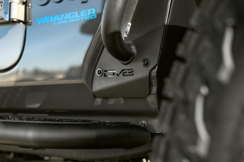 DV8 Offroad 18-23 Jeep Wrangler JL Spec Series tube fenders with rugged metal design and black finish, mounted on vehicle.