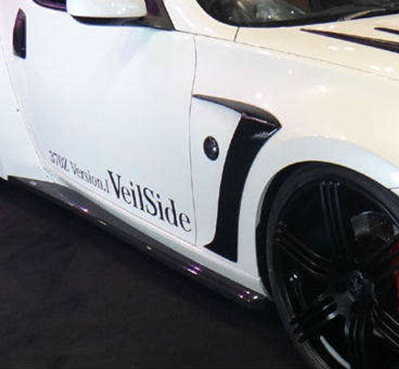 VeilSide 2009-2023 Nissan 370Z Ver. I Model Carbon Front Fenders Side Garnish (CFRP) Pair (Attached with 3M Double Sided tape)