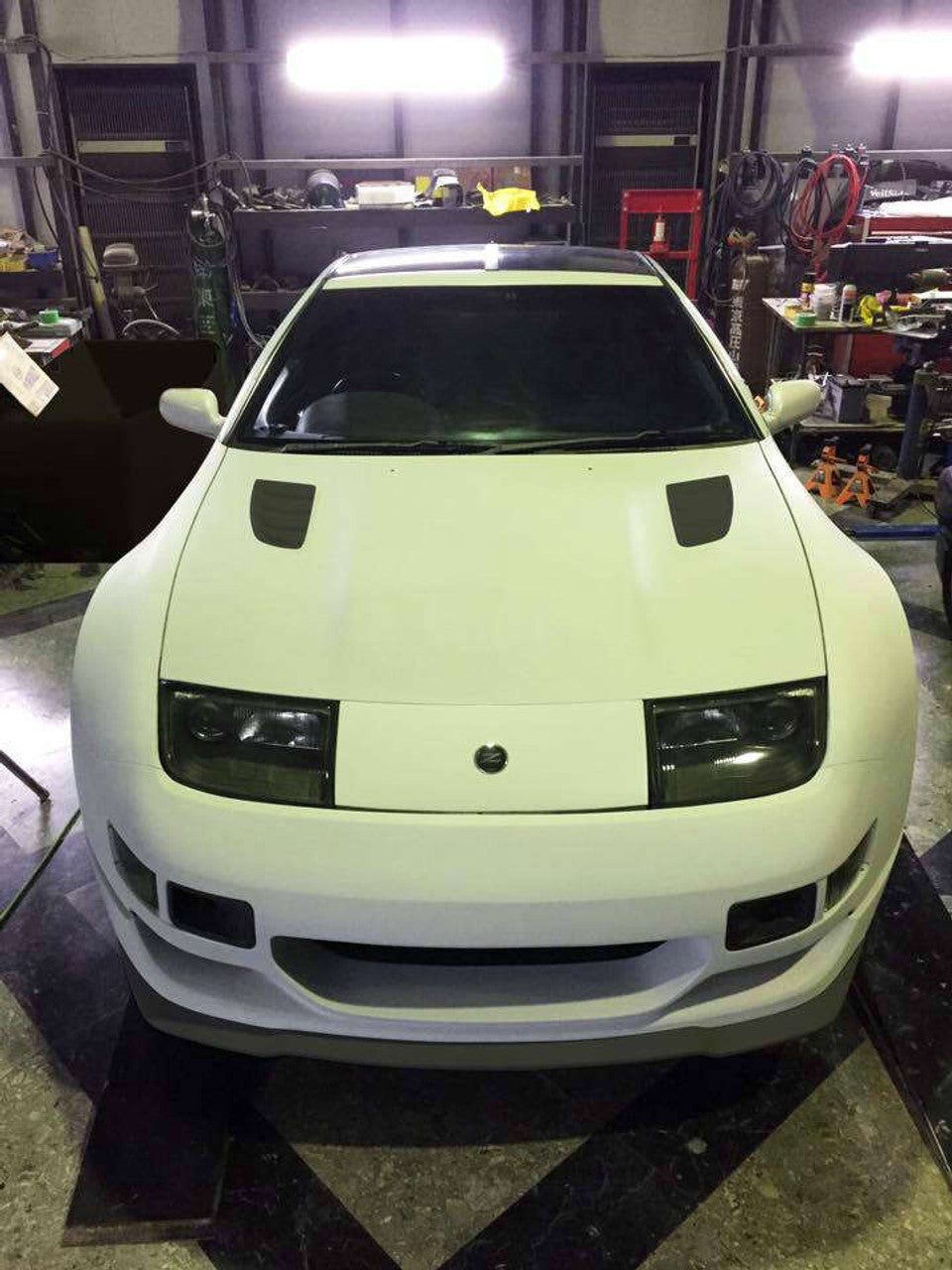 VeilSide 1990-1996 Nissan 300ZX Fairlady Z32 Non Turbo Wide Body Model Vented FRP Hood (FRP)