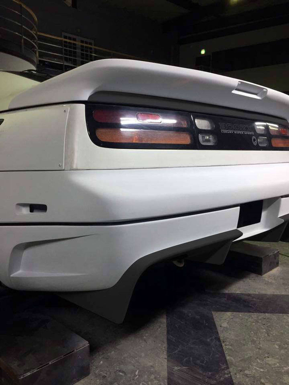 VeilSide 1990-1996 Nissan 300ZX Fairlady Z32 2+2 Wide Body Model Rear Wing (FRP)