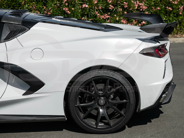 2020-Up Chevrolet Corvette C8 | Dry Carbon Fiber Rear Tail Light Side Trim Bezel Cover Pair