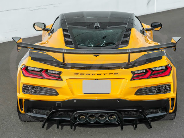 2023-UP CORVETTE C8 Z06 | GLOSSY BLACK REAR BUMPER FINNED DIFFUSER