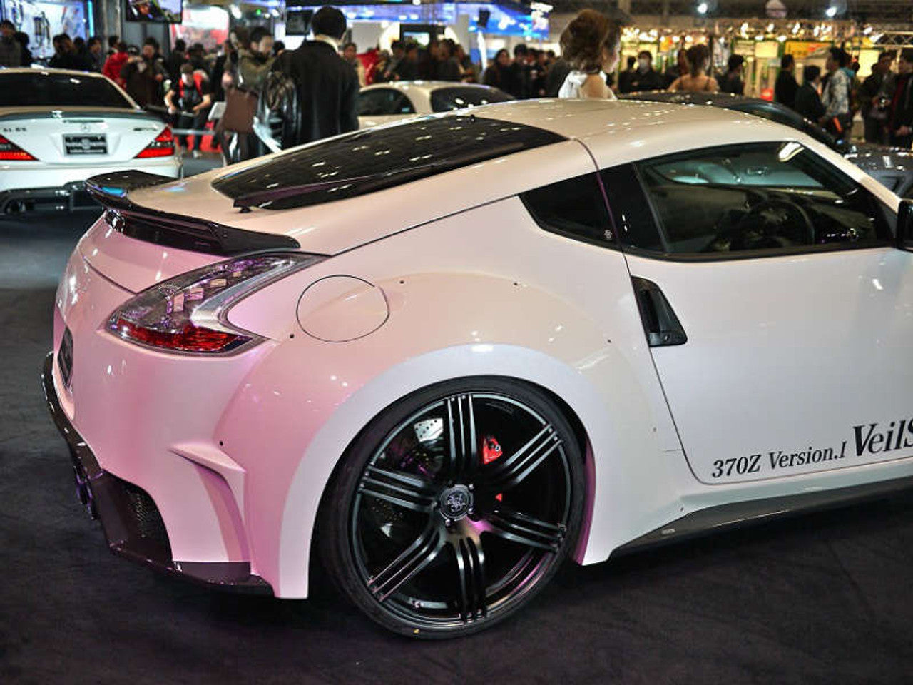 VeilSide 2009-2023 Nissan 370Z Ver. I Model FRP with CARBON Accents Rear Bumper (FRP/ CFRP)