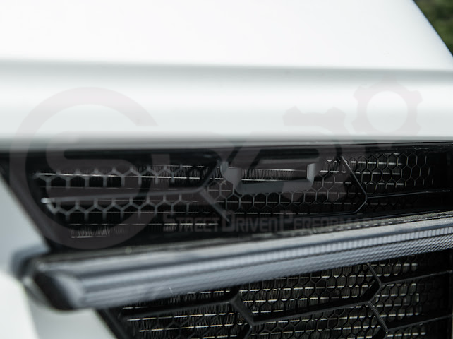 2020+ CHEVROLET CORVETTE C8 STINGRAY & Z51 | FACTORY OEM STYLE GLOSSY BLACK FRONT BUMPER LOWER AIR INLET MESH GRILLE GUARDS