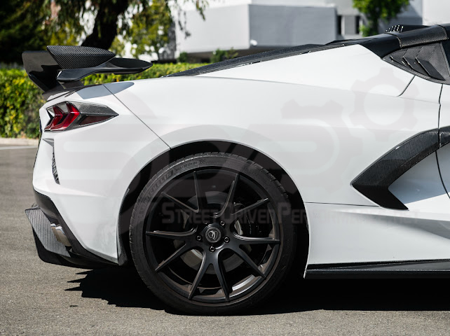 2020-Up Chevrolet Corvette C8 | Dry Carbon Fiber Rear Tail Light Side Trim Bezel Cover Pair