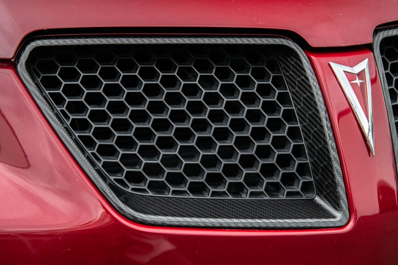 2008-09 PONTIAC G8 CARBON FIBER FRONT GRILLE TRIM SURROUNDING INSERT