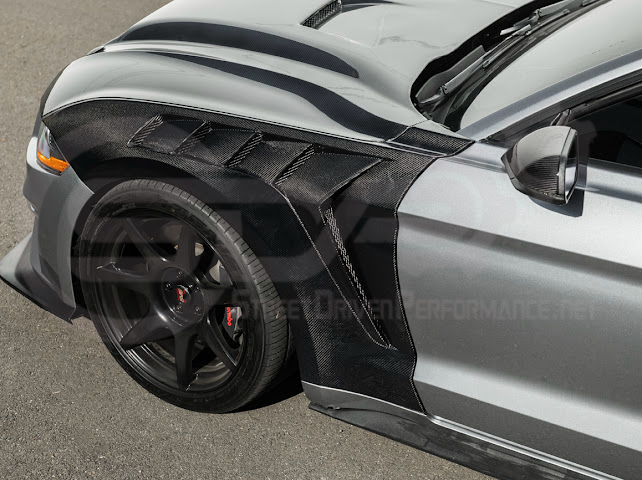 *IMPERFECTION / DISCOUNTED* 2018-2023 FORD MUSTANG S550 | GTD STYLE CARBON FIBER FRONT SIDE VENTED FENDERS