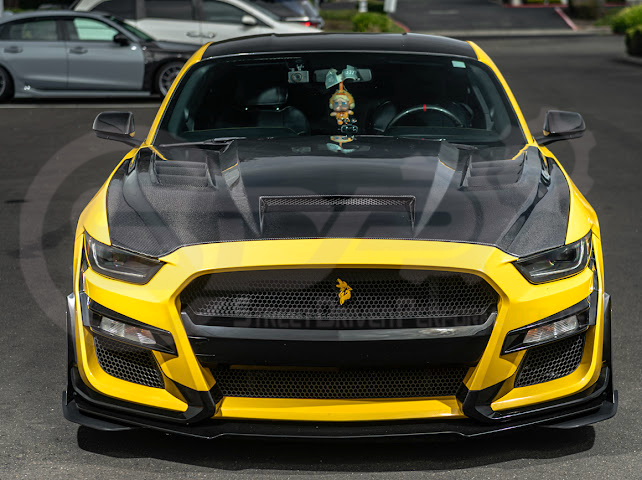 2015-2017 FORD MUSTANG S550 | TERMINATOR STYLE CARBON FIBER FRONT AIR VENTED HOOD