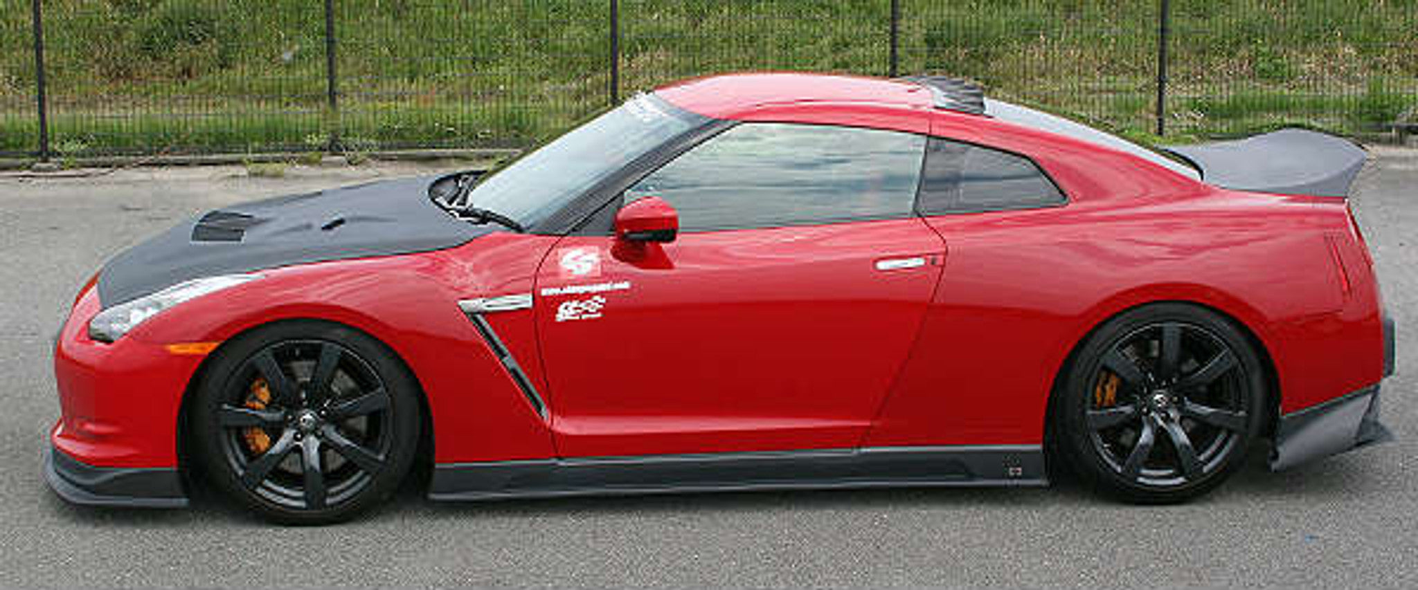 Charge Speed 2007-2024 Nissan ALL GTR R35 Hybrid HoneyComb Vented Carbon Hood