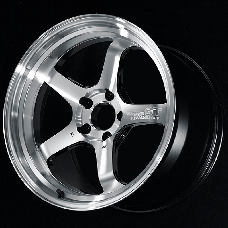 Advan GT Beyond-R forged alloy wheel 18x8.5 inches, +45 offset, 5x114.3 bolt pattern, diamond-cut finish.