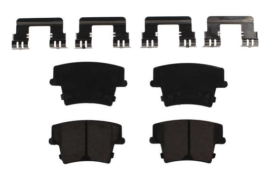 Baer Brakes performance rear brake pads for Chrysler 300 (2005-2023) with claw design, designed for reliable stopping power.