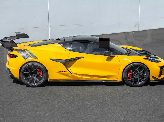 Carbon fiber side fender intake vent door for 2023 Corvette C8 E-Ray and Z06 by Street Driven Performance, three-piece replacement trim.