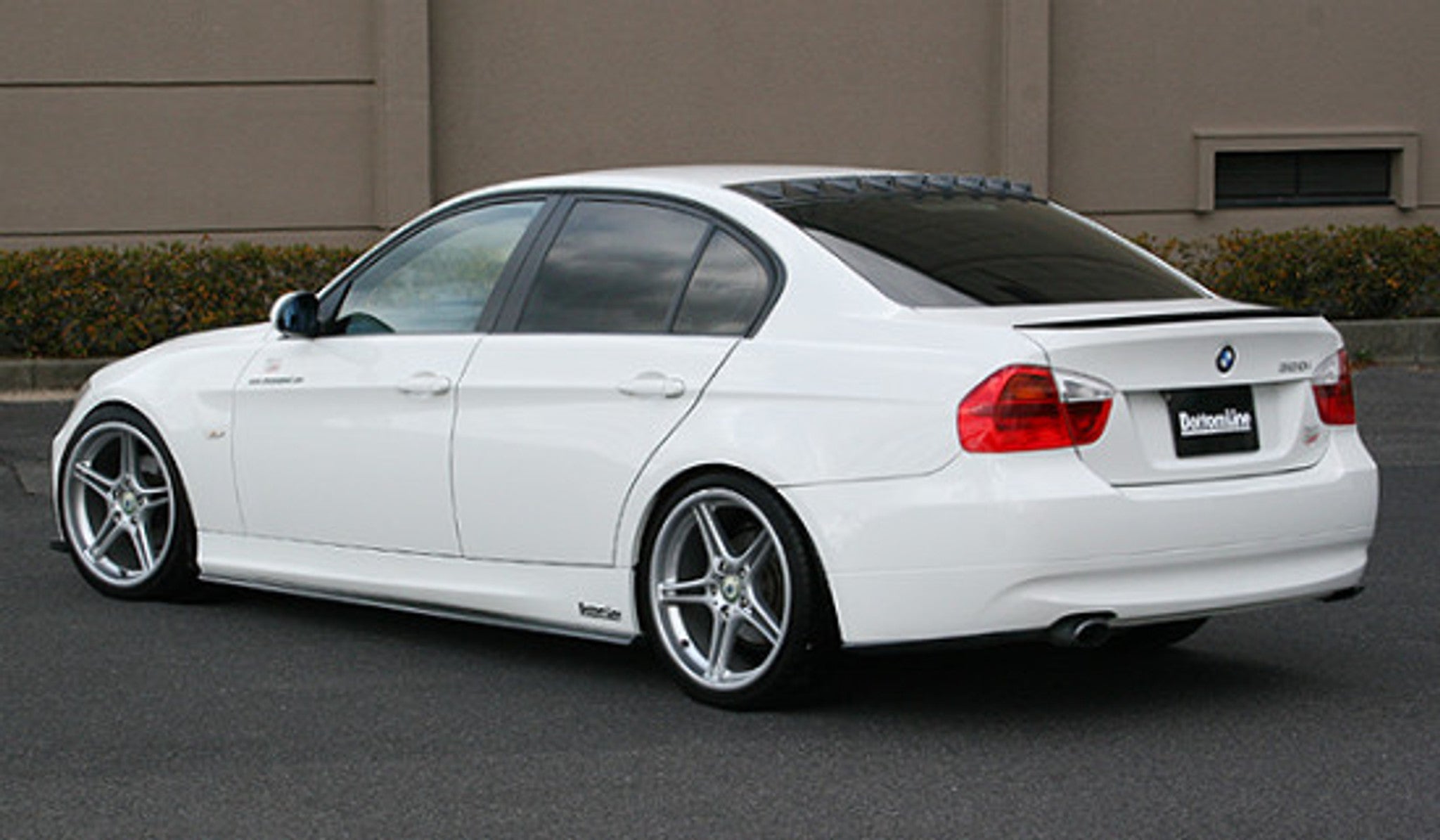 CHARGE SPEED 2005-2008 BMW E90 3-SERIES SEDAN BOTTOM LINE CARBON FULL LIP KIT
