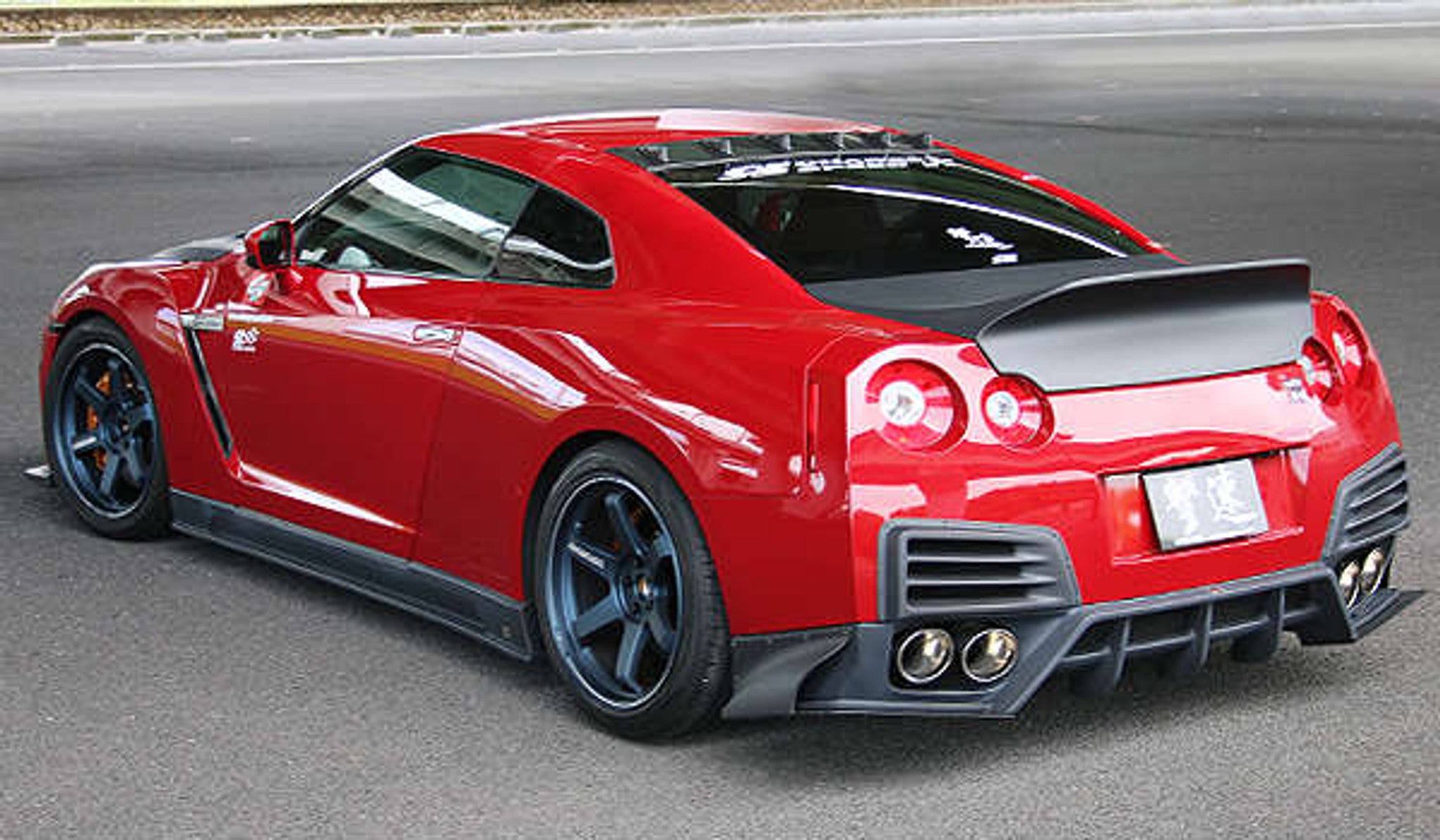 Charge Speed 2007-2011 Nissan GTR Zenki FRP Complete Kit with Front Bumper (White Gel) with LED & Carbon Front Under Diffuser & Full Carbon Side Skirts & Full Carbon Rear Skirt