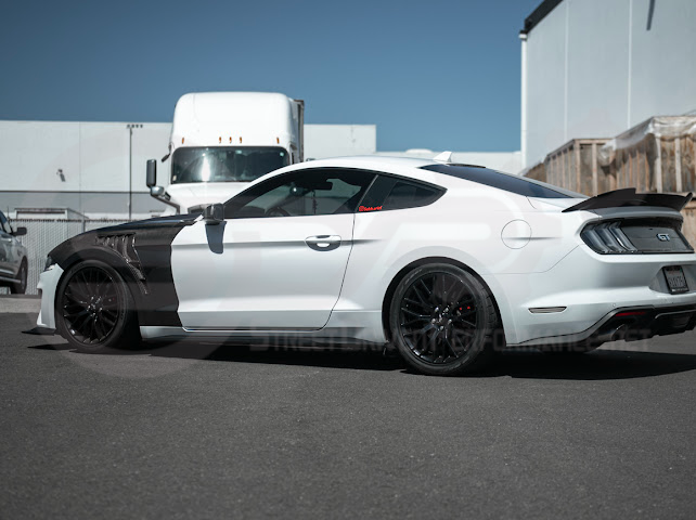 2018-2023 Ford Mustang S550 | GT500 Style Carbon Fiber Front Side Vented Fenders PAIR