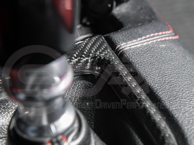 2015-2023 FORD MUSTANG S550 | CARBON FIBER CENTER GEAR SHIFT PANEL TRIM COVER