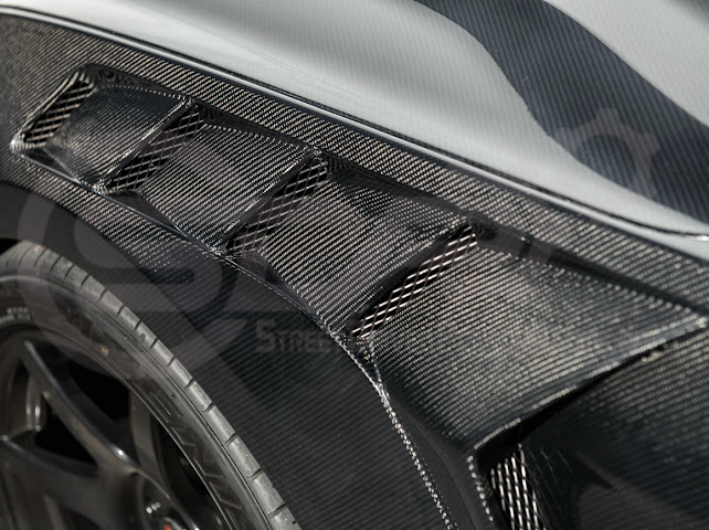 *IMPERFECTION / DISCOUNTED* 2018-2023 FORD MUSTANG S550 | GTD STYLE CARBON FIBER FRONT SIDE VENTED FENDERS