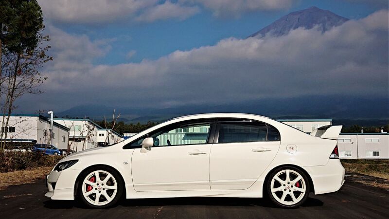 HKS HIPERMAX S FD2 coilover suspension kit with adjustable shocks and springs for Honda Civic FD2.