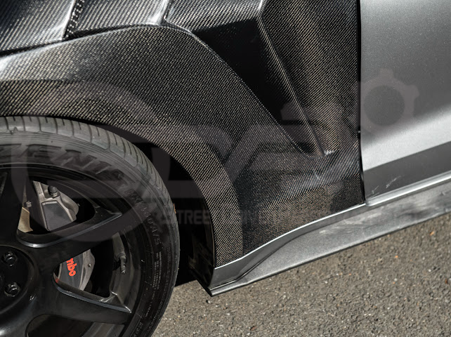 *IMPERFECTION / DISCOUNTED* 2018-2023 FORD MUSTANG S550 | GTD STYLE CARBON FIBER FRONT SIDE VENTED FENDERS