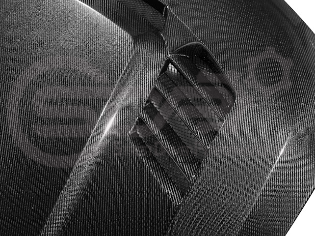 2023-Up BMW G87 M2 | V Style CARBON FIBER Front Vented Heat Extraction Hood