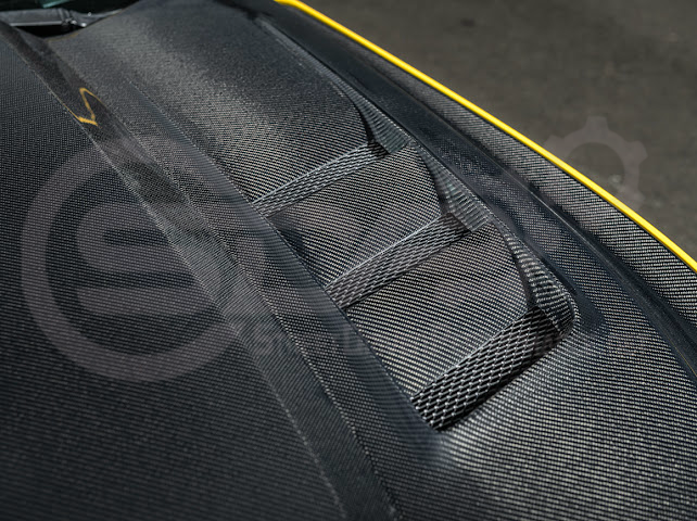 2015-2017 FORD MUSTANG S550 | TERMINATOR STYLE CARBON FIBER FRONT AIR VENTED HOOD