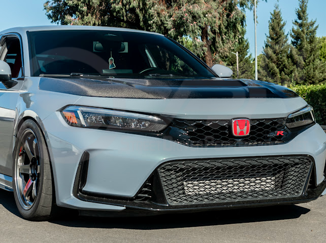 2023-UP HONDA CIVIC FL5 TYPE-R | JDM VARIS STYLE CARBON FIBER FRONT VENTED HOOD