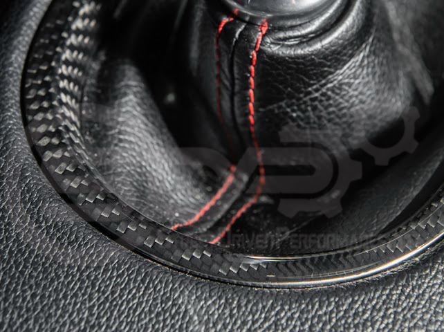 2015-2023 FORD MUSTANG S550 | CARBON FIBER CENTER GEAR SHIFT PANEL TRIM COVER