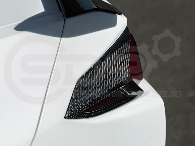 2020-Up Chevrolet Corvette C8 | Dry Carbon Fiber Rear Tail Light Side Trim Bezel Cover Pair