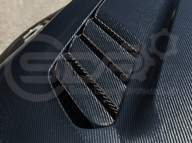 2023-Up BMW G87 M2 | V Style CARBON FIBER Front Vented Heat Extraction Hood