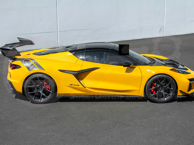 2023+ CHEVROLET CORVETTE C8 Z06/ E-RAY / ZR1 | CARBON FIBER SIDE AIR INTAKE DOOR GARNISH LOWER TRIM PAIR