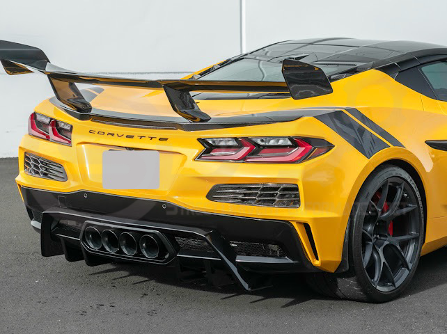 2023-UP CORVETTE C8 Z06 | GLOSSY BLACK REAR BUMPER FINNED DIFFUSER